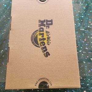 Dr. Martens (Big Kids)